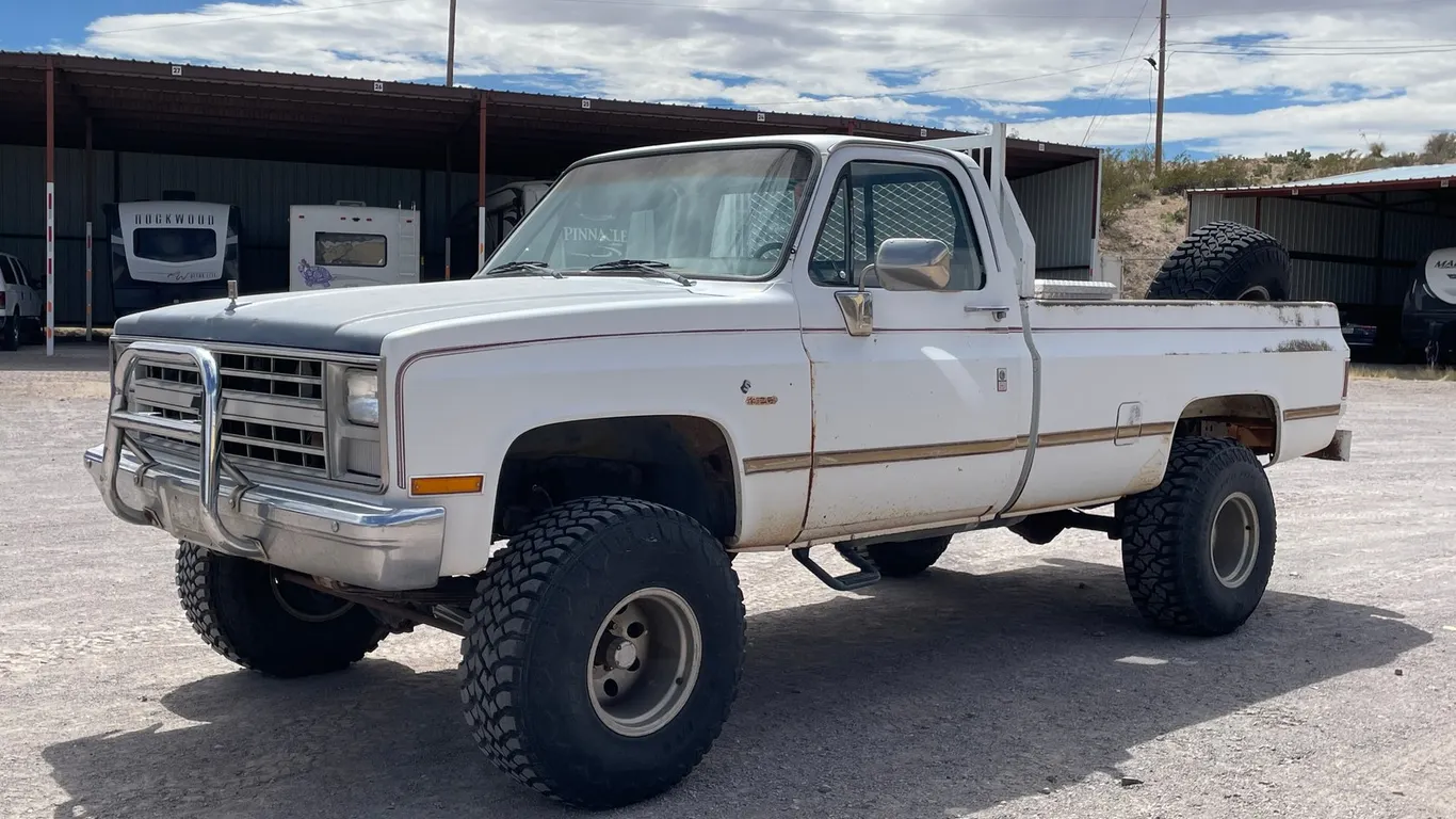 1986 Chevrolet CK10 (Has NM Title) (On-site in Las Cruces, NM)