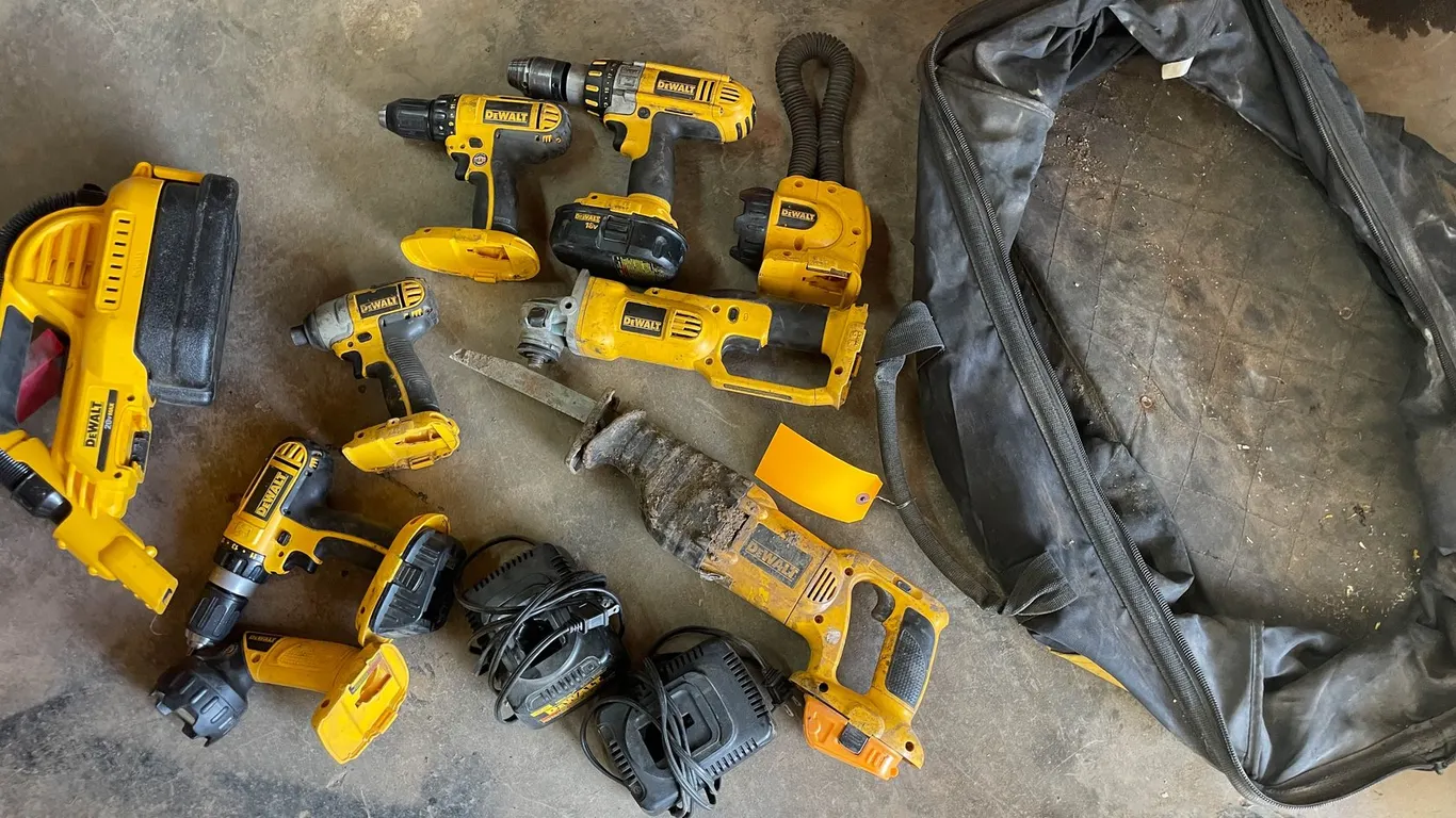 Dewalt 18V Assorted Tool Set