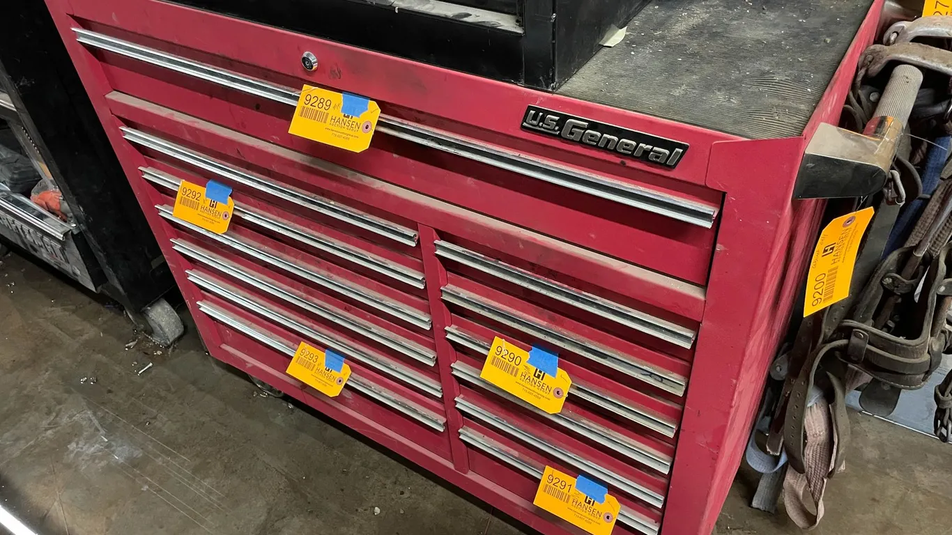 US General (13) Drawer Red Tool Box on Wheels