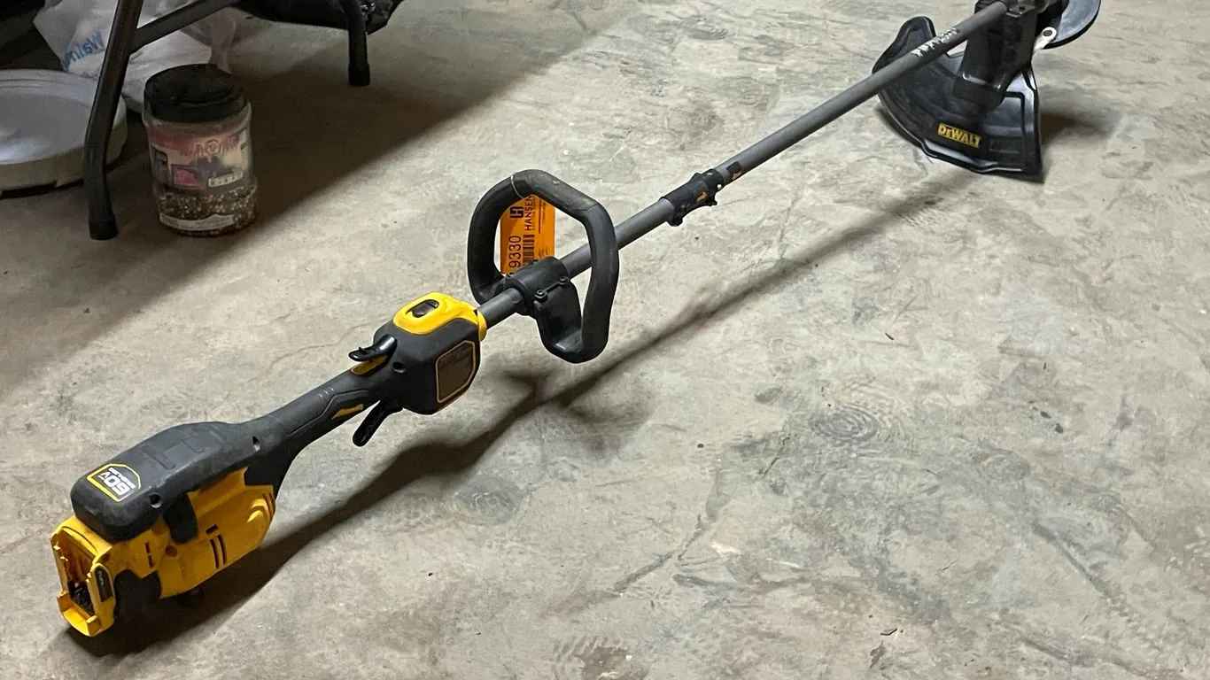 DeWalt Weed-Eater (No Battery)