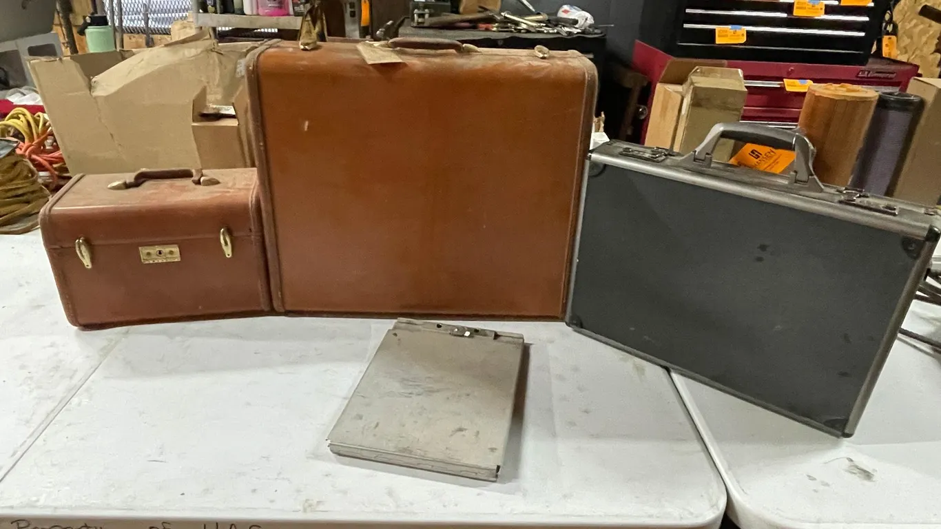 Luggage and Briefcase Lot