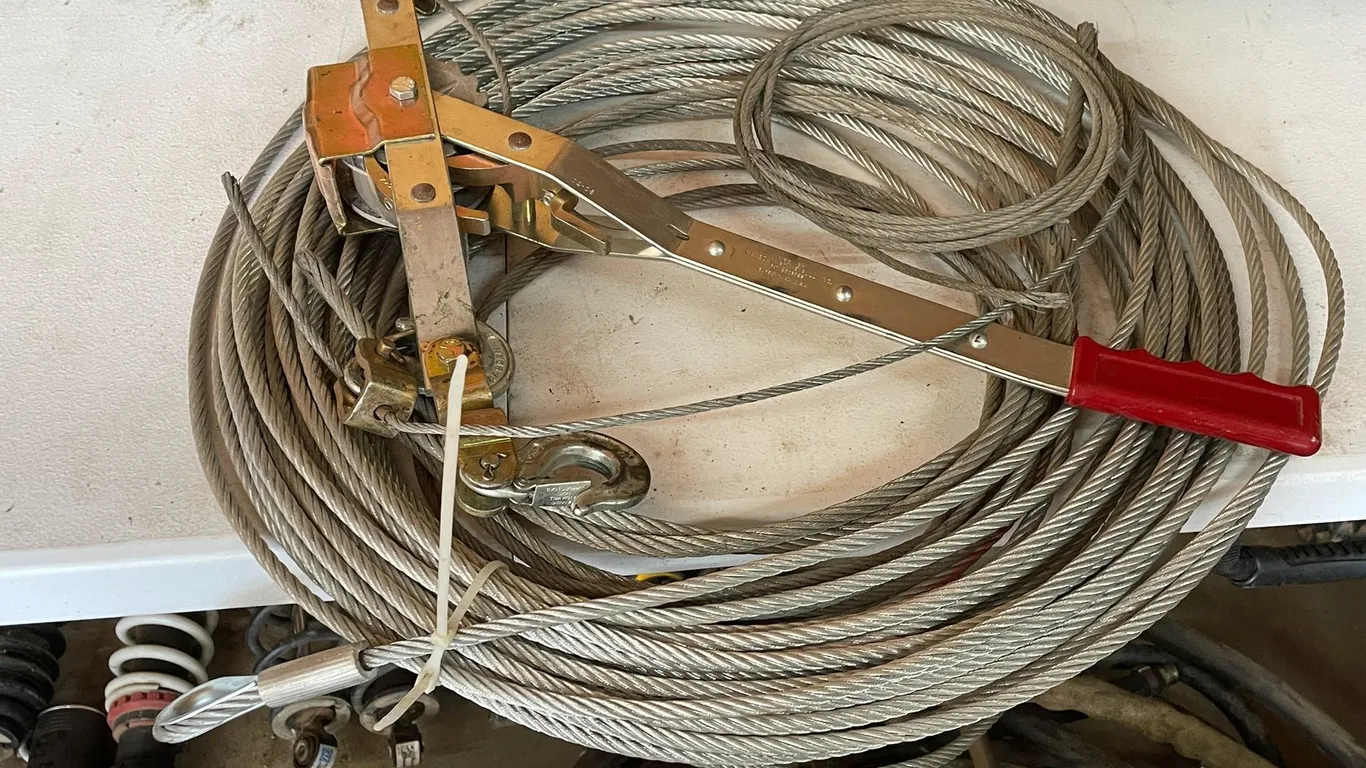 Hand Crank Winch with Wire