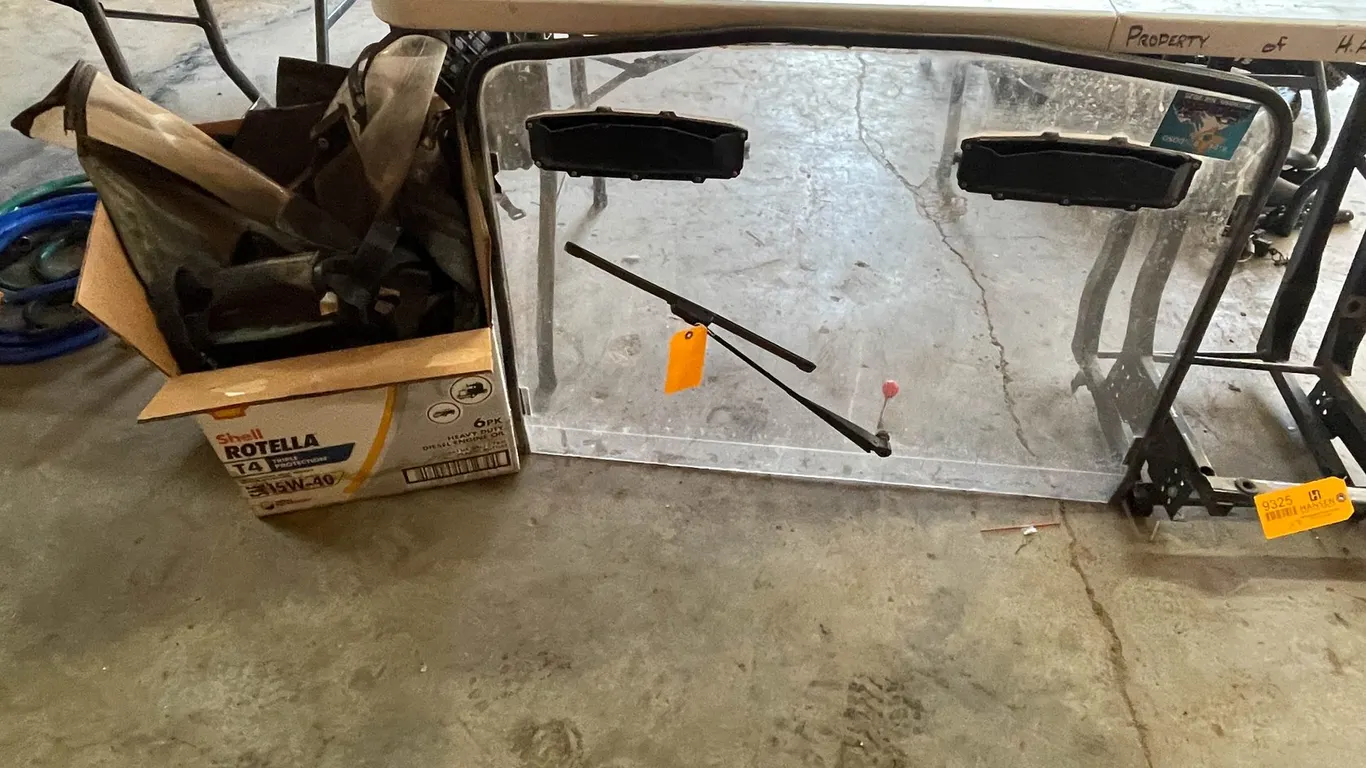 Window for a Can-Am
