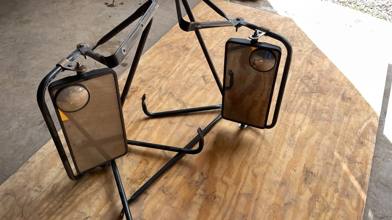 Set of Mirrors for Truck