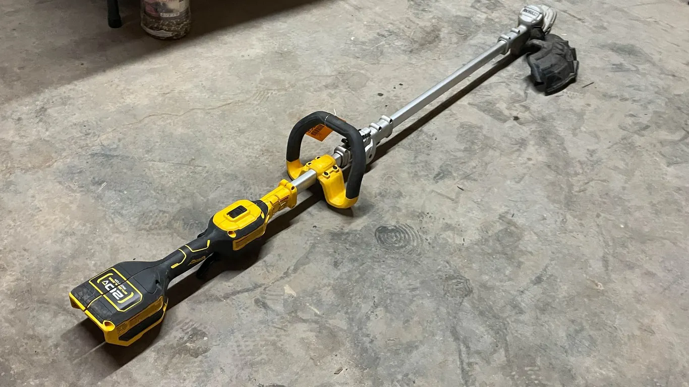 DeWalt Weed-Eater (No Battery)