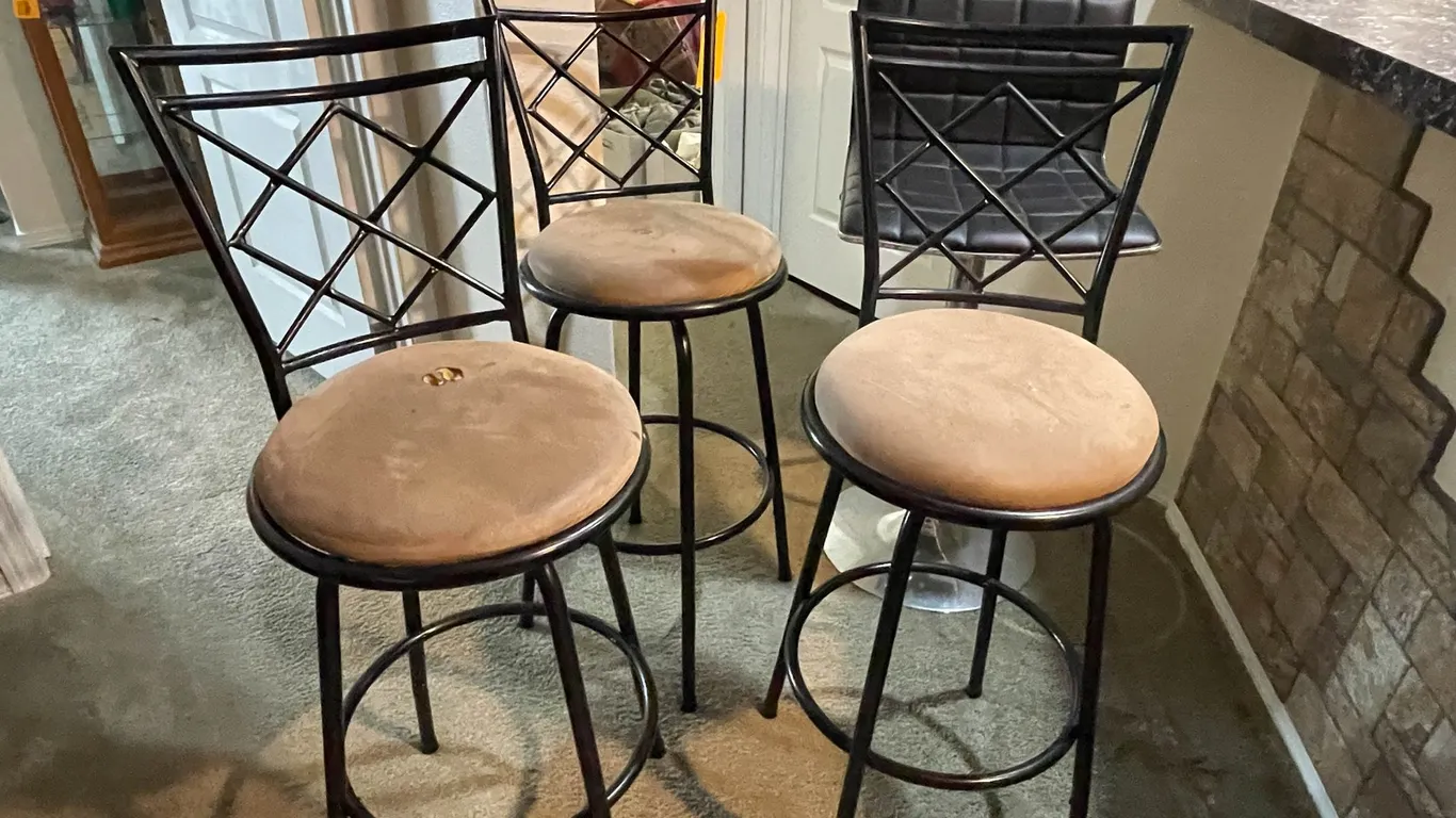 Lot of 4 Barstools