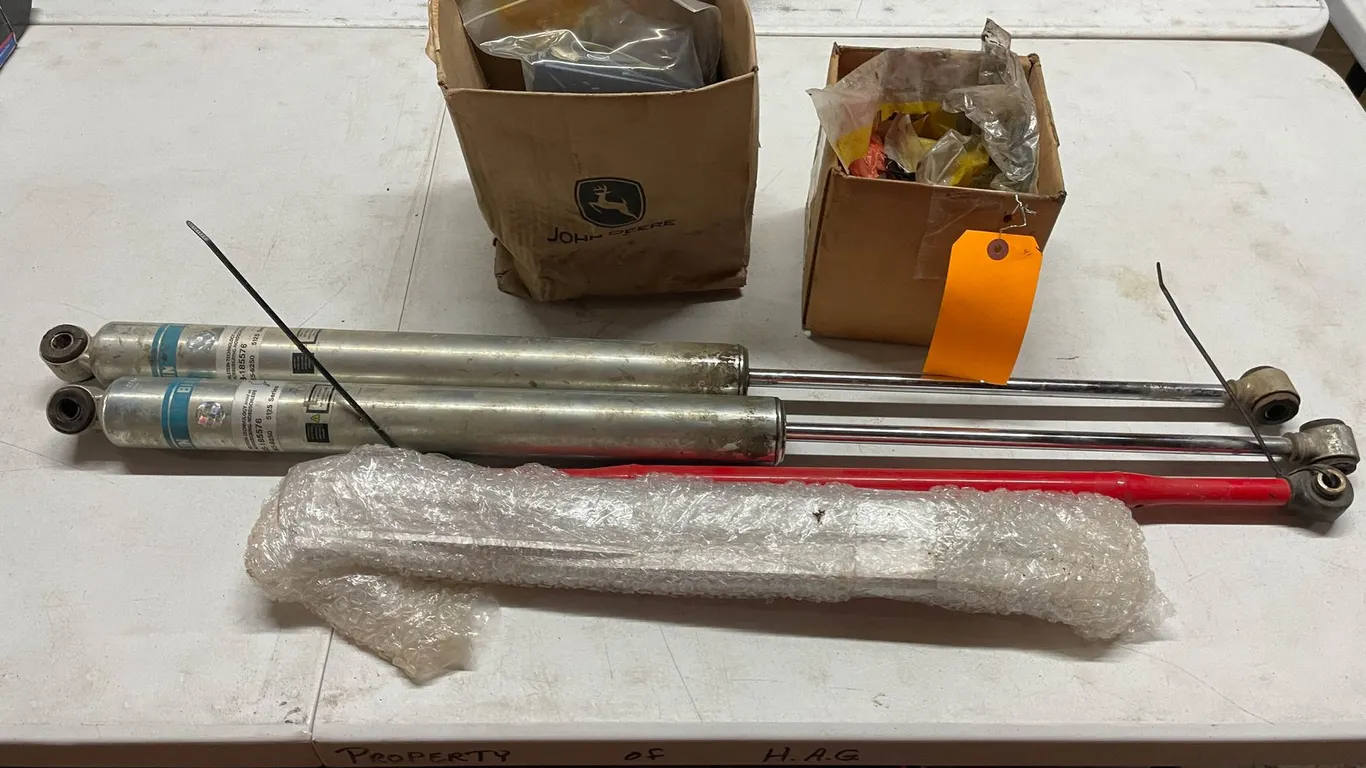 Lot of Miscellaneos Auto Parts