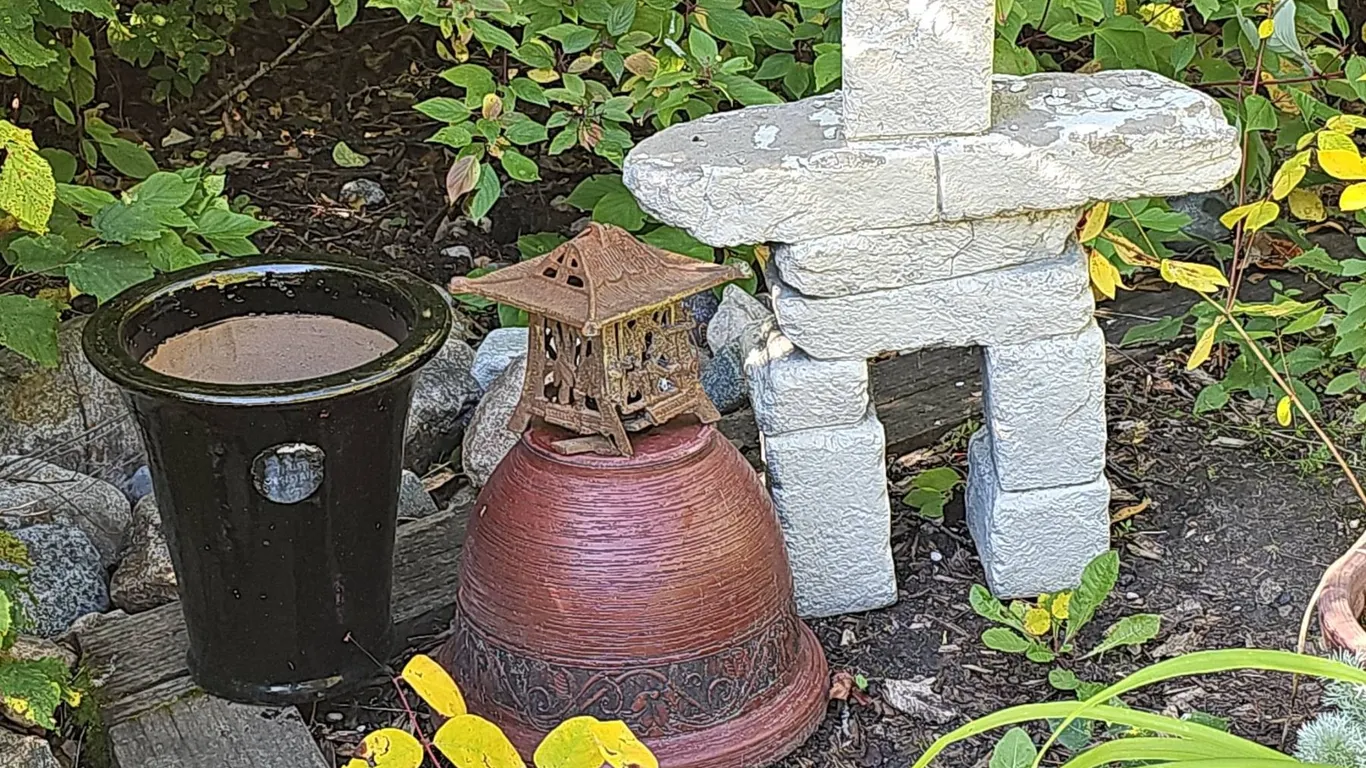 Charming Garden Decor Lot