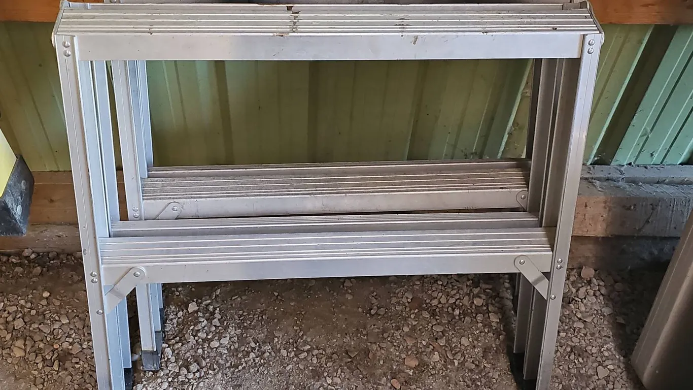 Sturdy Ladder Mustang Aluminum Sawhorse Model 130-2.5, Duty 300
