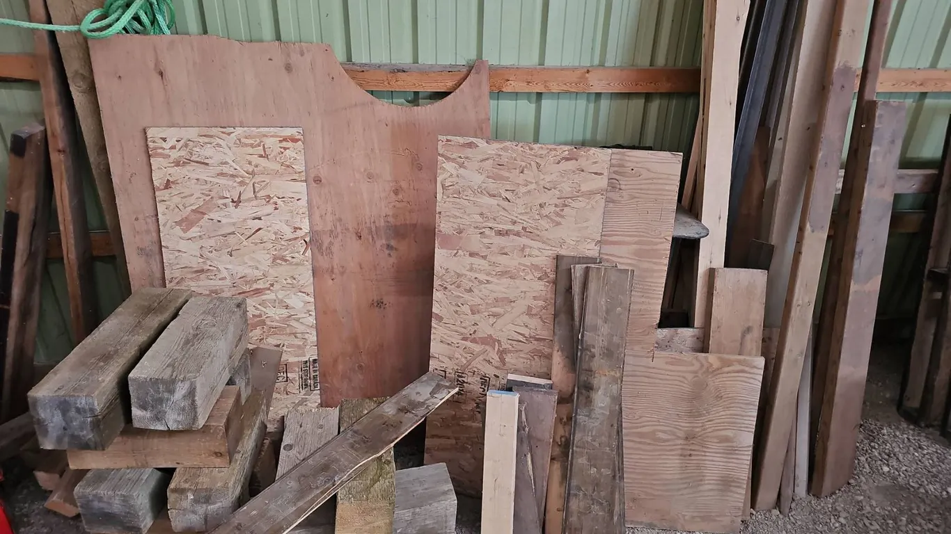 Lumber, Plywood Sheets, Wooden Pallets, and Wood Planks