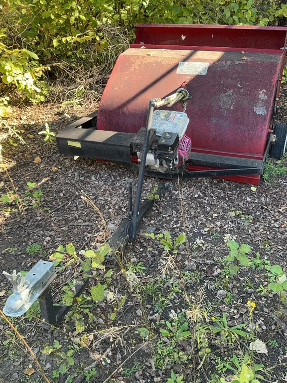 Leaf and Lawn Sweeper with Honda Gas Engine