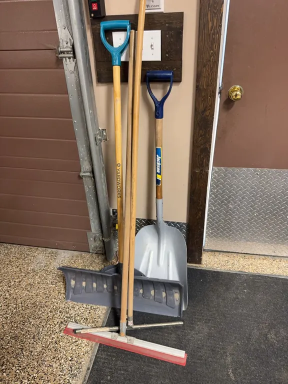 Yard Tools Lot