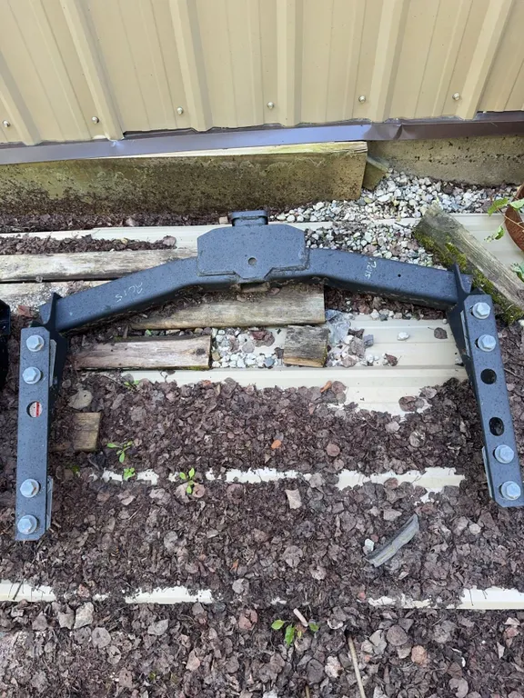 Heavy Duty Steel Chassis Crossmember Frame Rail with Mount Plate