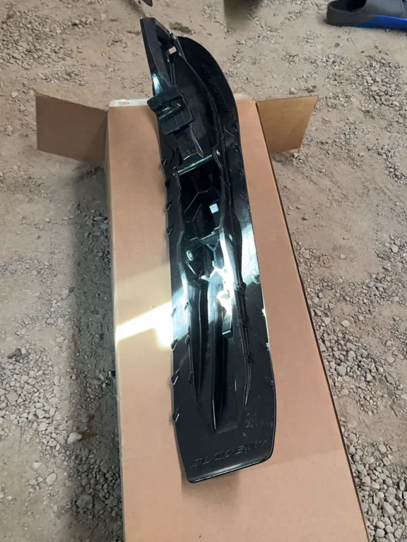 Blade 305+ Black Plastic Snowmobile Ski Set