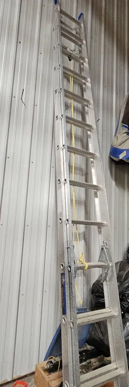 LAD Residential Aluminum Extension Ladder with Rope, Approx. 20 Ft Height
