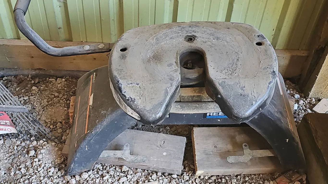 Reese Elite RE 26.5 Fifth Wheel Hitch