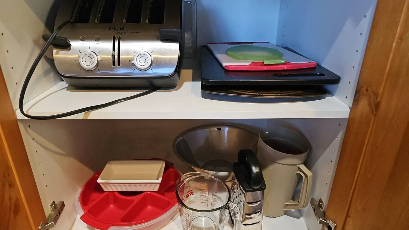 T-fal 4-Slice Toaster, Kitchen Lot