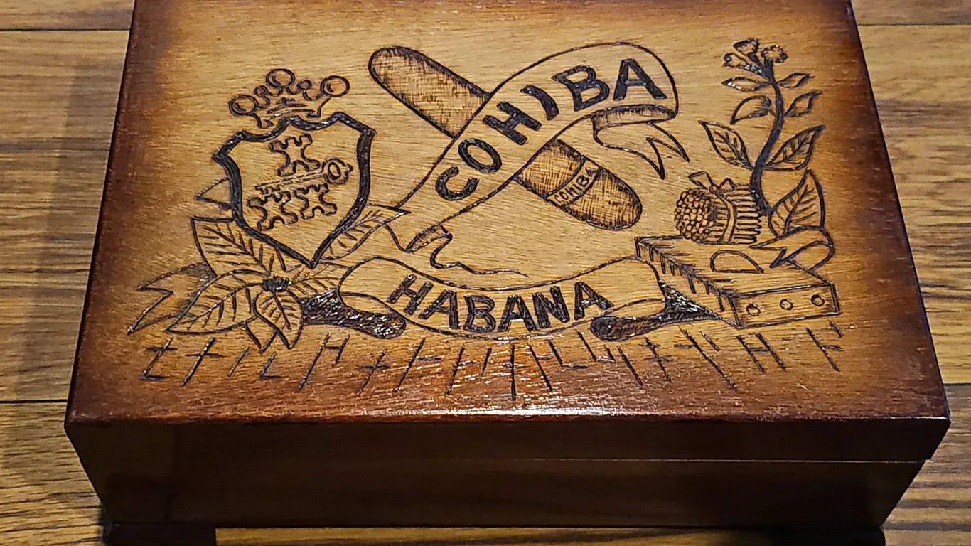 Cohiba Habana Wooden Cigar Humidor Box With Cigars and Humidifier
