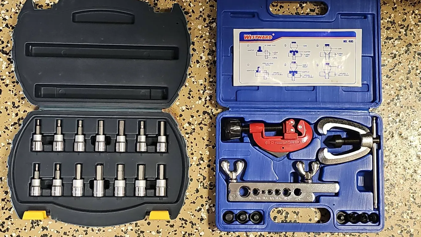Westward No. 495 Flaring Tool Kit and 11-Piece Metric Socket Set