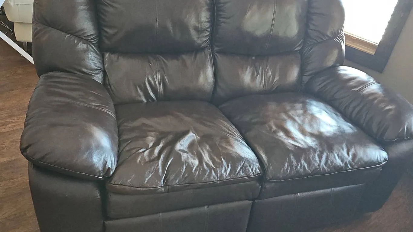 Comfy Brown Leather Reclining Loveseat Sofa with Power Recliner