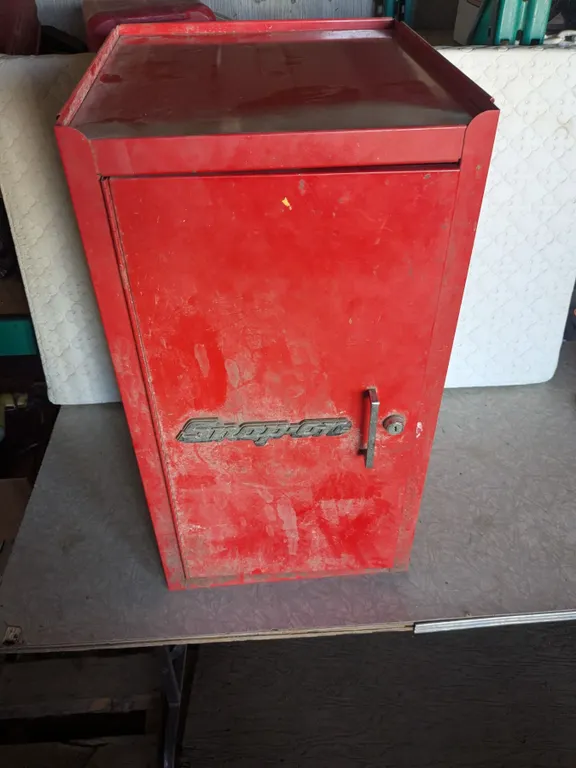 Snap-on Tool Cabinet - 16"x 14"x 26"h