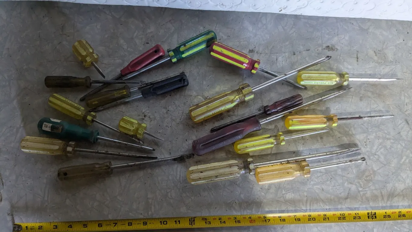 Lot of Assorted Screwdrivers