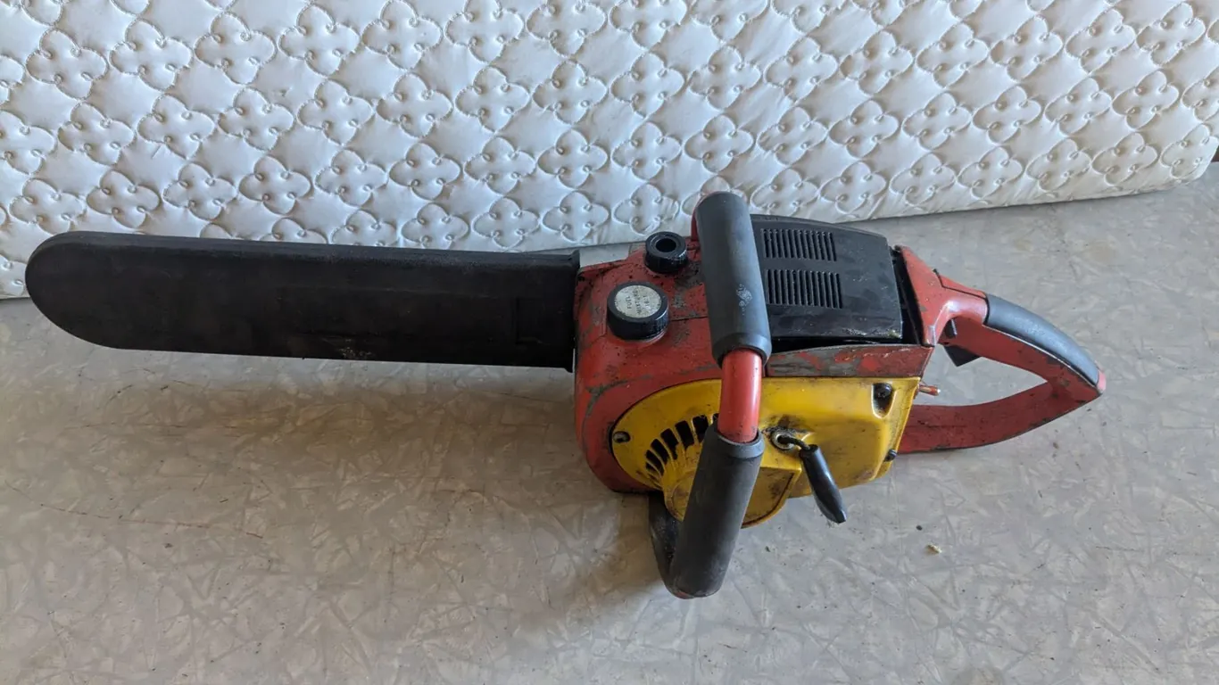 Vintage 14” Chainsaw – Untested, Has Compression