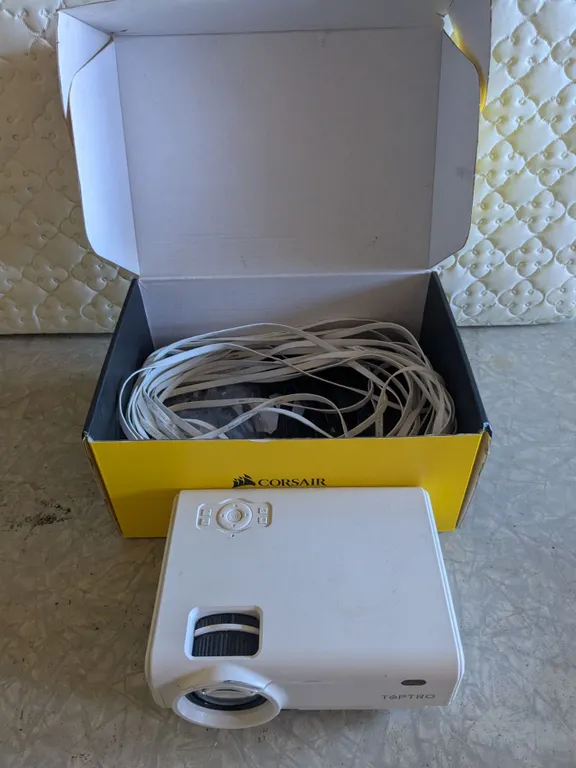 Mini Projector, Assorted Cables