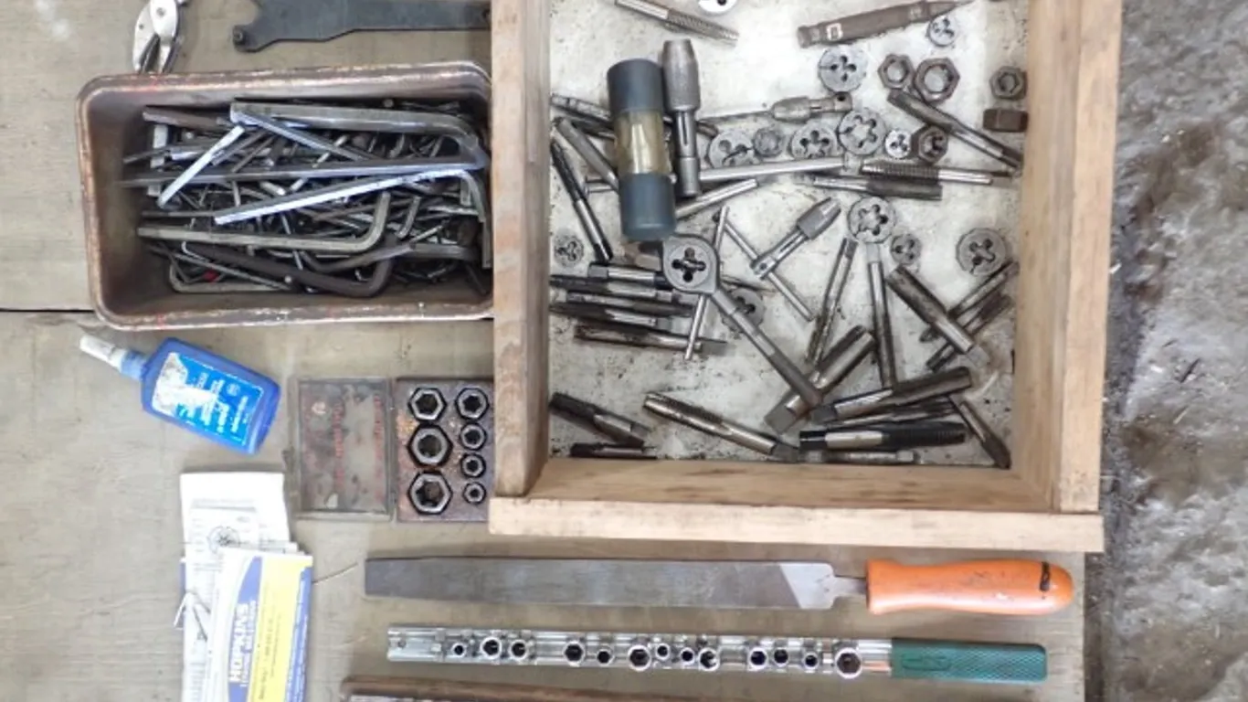 Tap & Die, Socket Wrenches & Hex Keys