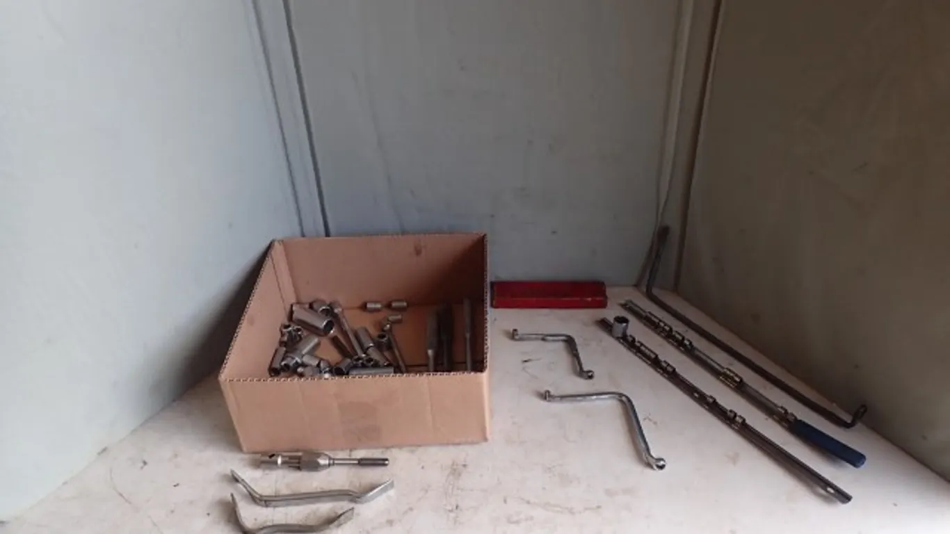 Piston Pin Extraction Tool Kit + Sockets and Extensions
