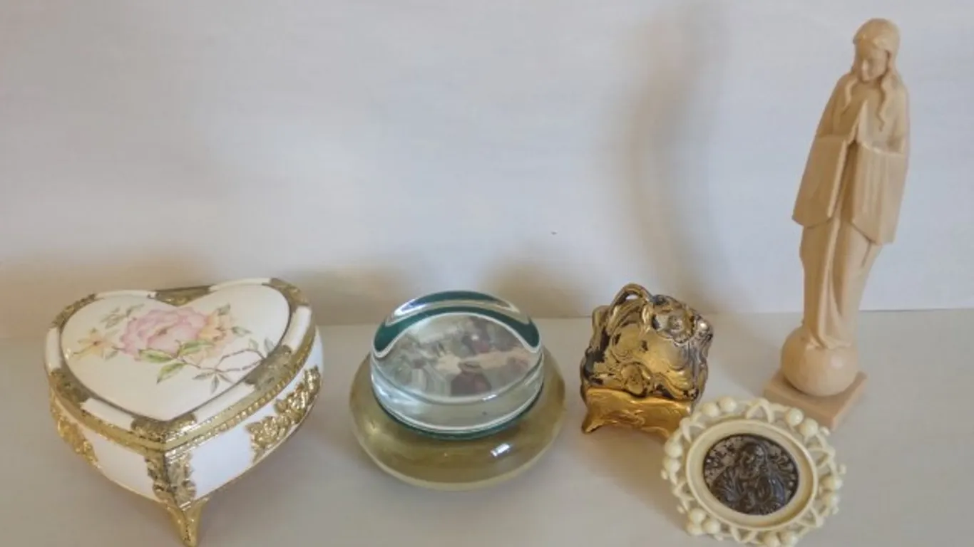 Trinkets For Your Vanity