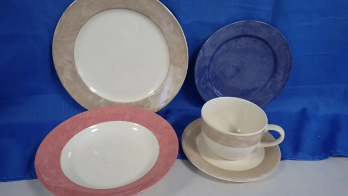 Vintage Eaton's Plate Set #2