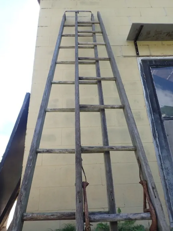Wooden Extension Ladder