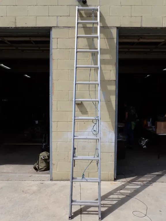 Aluminum Extension Ladder