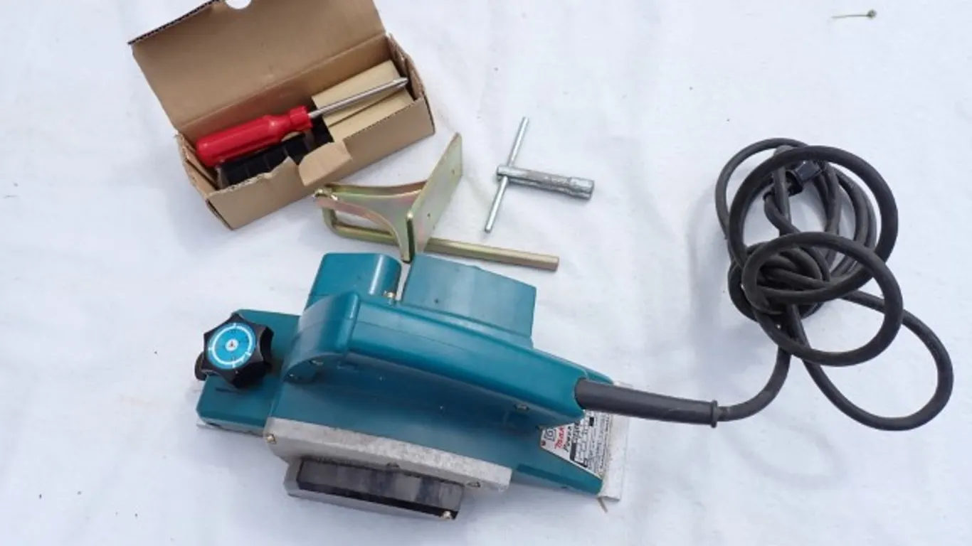Makita Power Planer