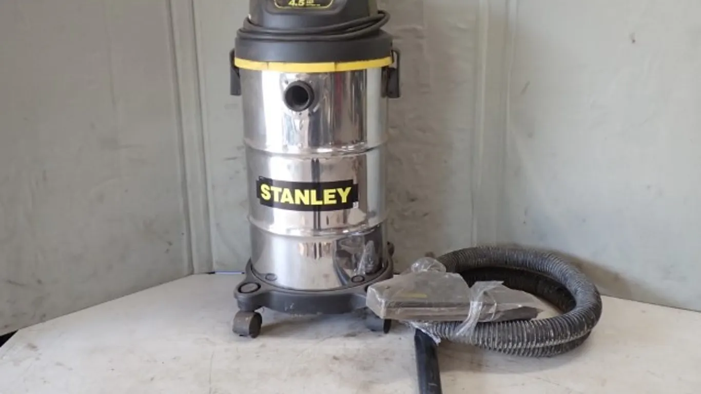 Stanley Wet/Dry Shop Vacuum