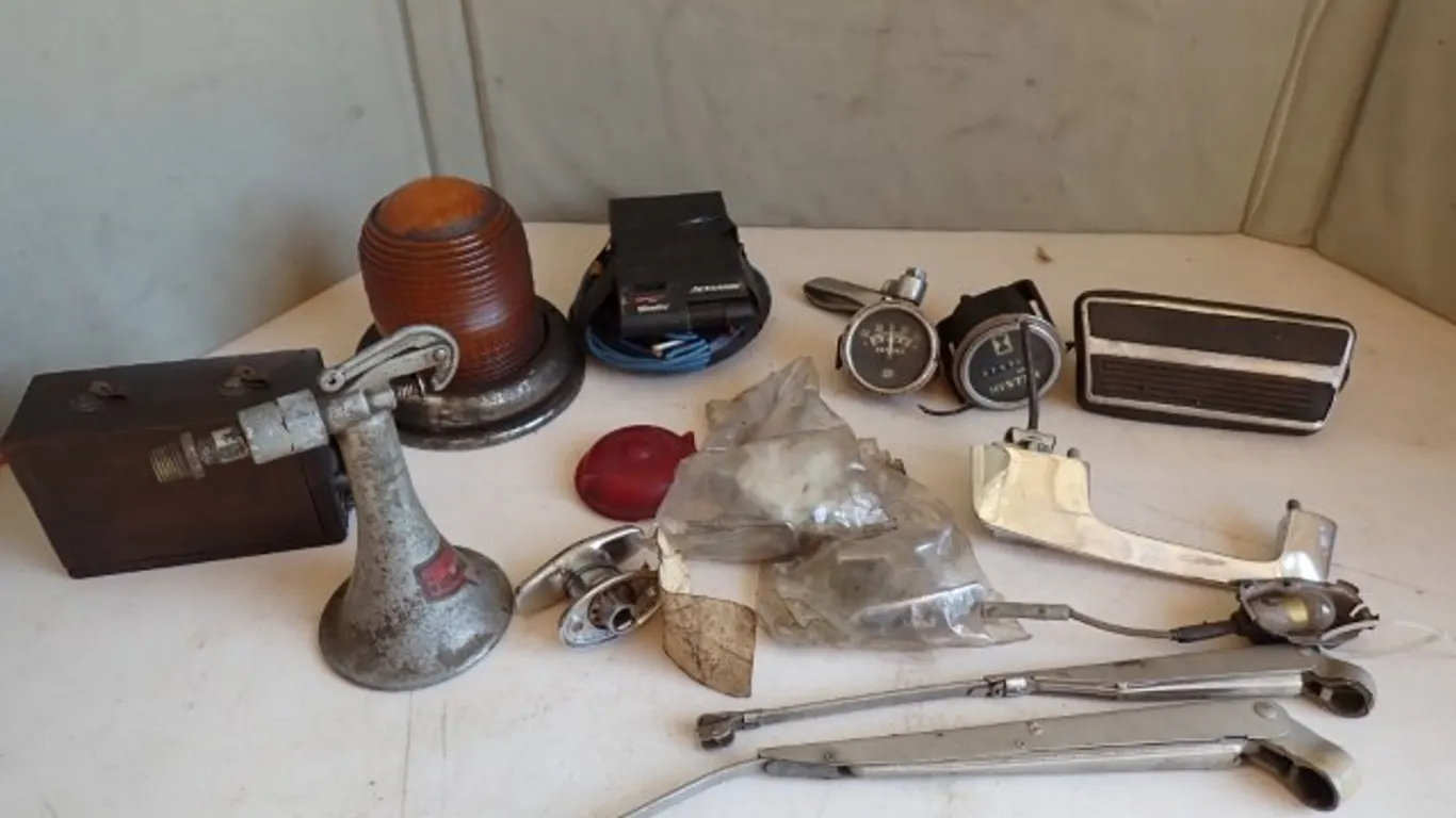 Vintage Automotive Parts _ Electrical Accessories