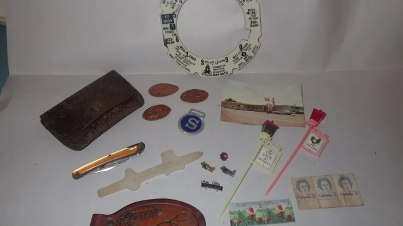 Vintage Souvenirs and Collectibles
