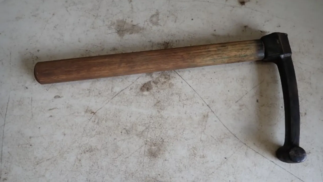 Auto Body Fender Bumping Hammer