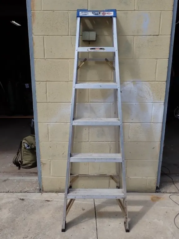 Aluminum Step Ladder