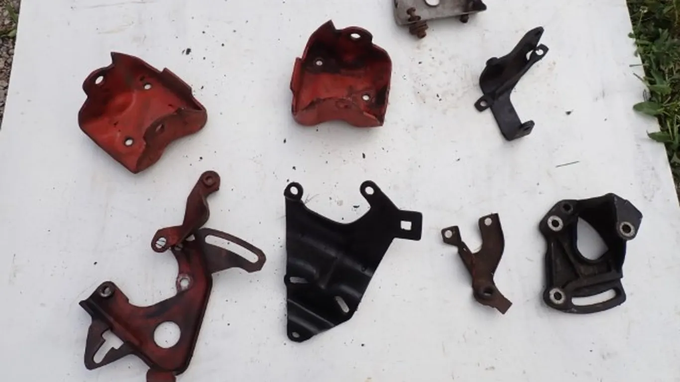 Assorted Automotive Engine & Accessory Mounting Brackets