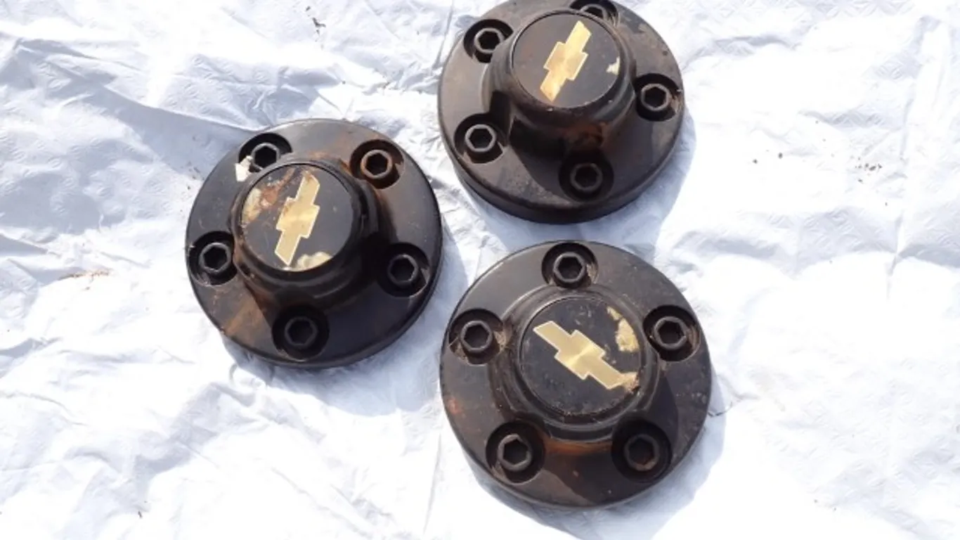 Set of 3 Chevrolet Five-Lug Wheel Centre Caps