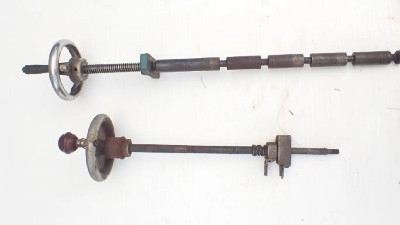 Vintage Machine-Tool Handwheels & Feed-Screw Assemblies