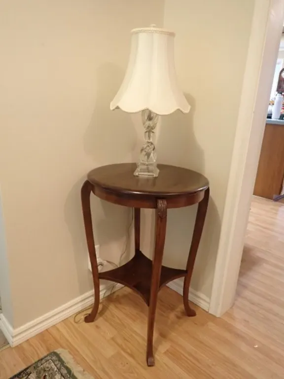 Accent Table & Lamp