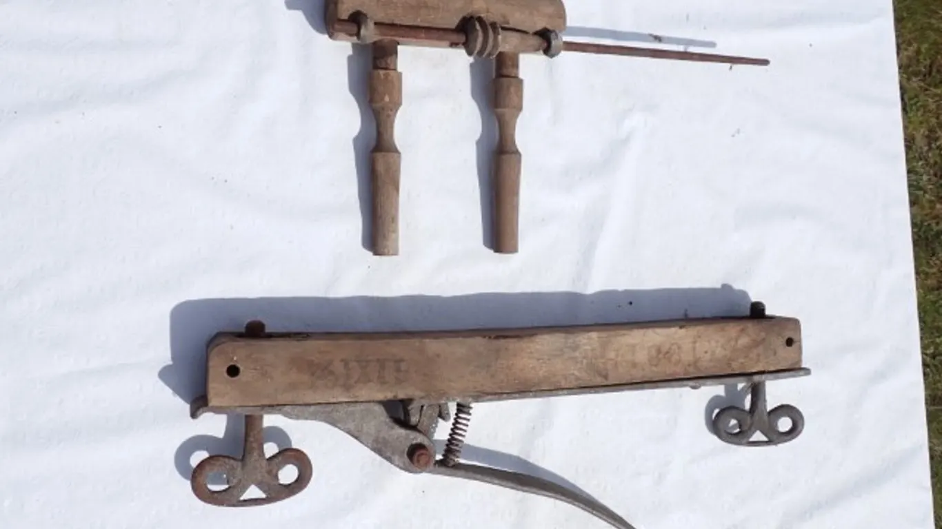 Antique Hand-Saw Filing Vice & Adjustable Filing Guide