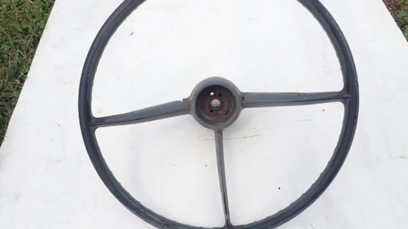 Vinage Three-Spoke Steering Wheel