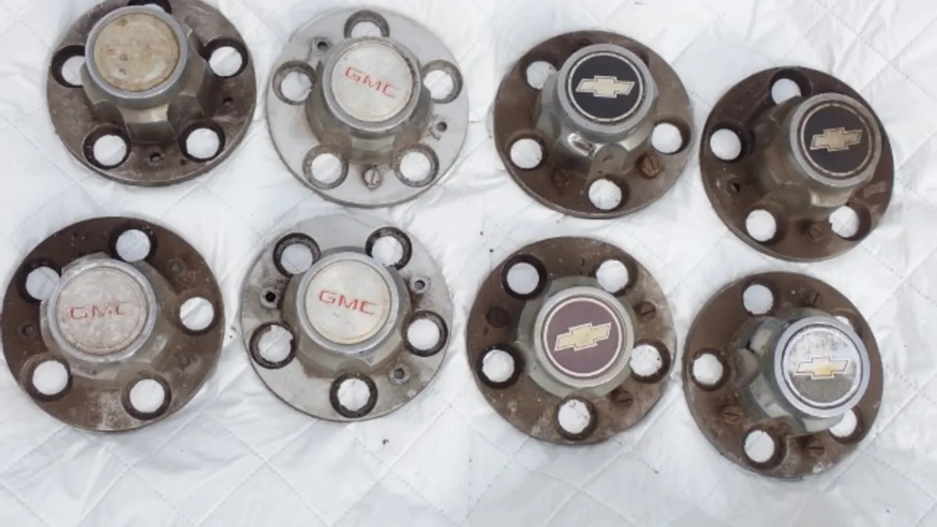 Assorted Vintage Automotive Wheel Centre Caps