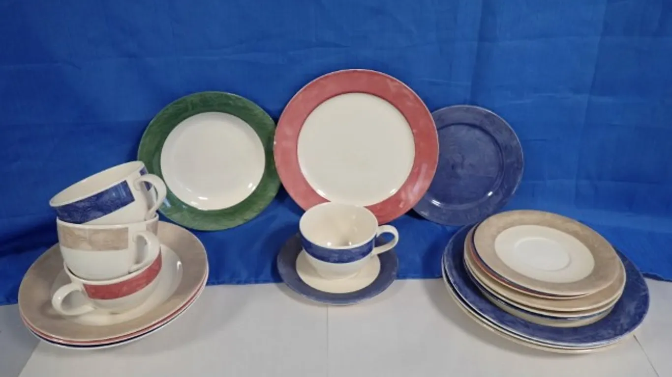 Vintage Eaton's Plate Set