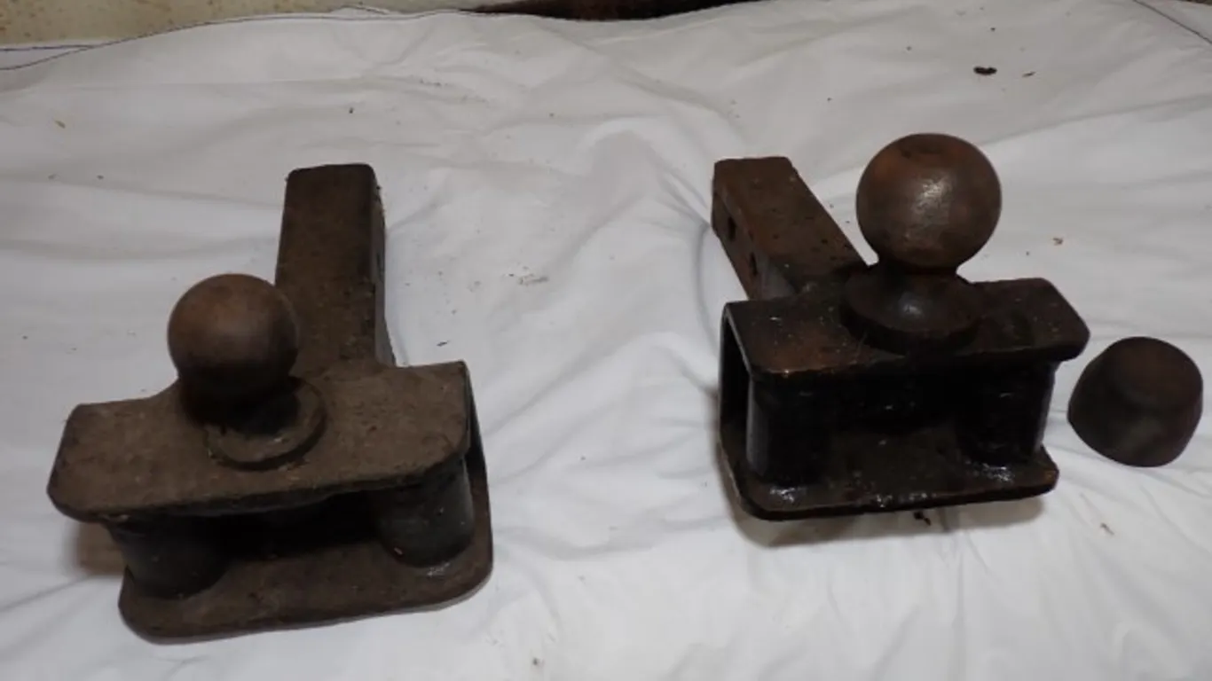 Pair of Combination Ball and Pintle Trailer Hitches