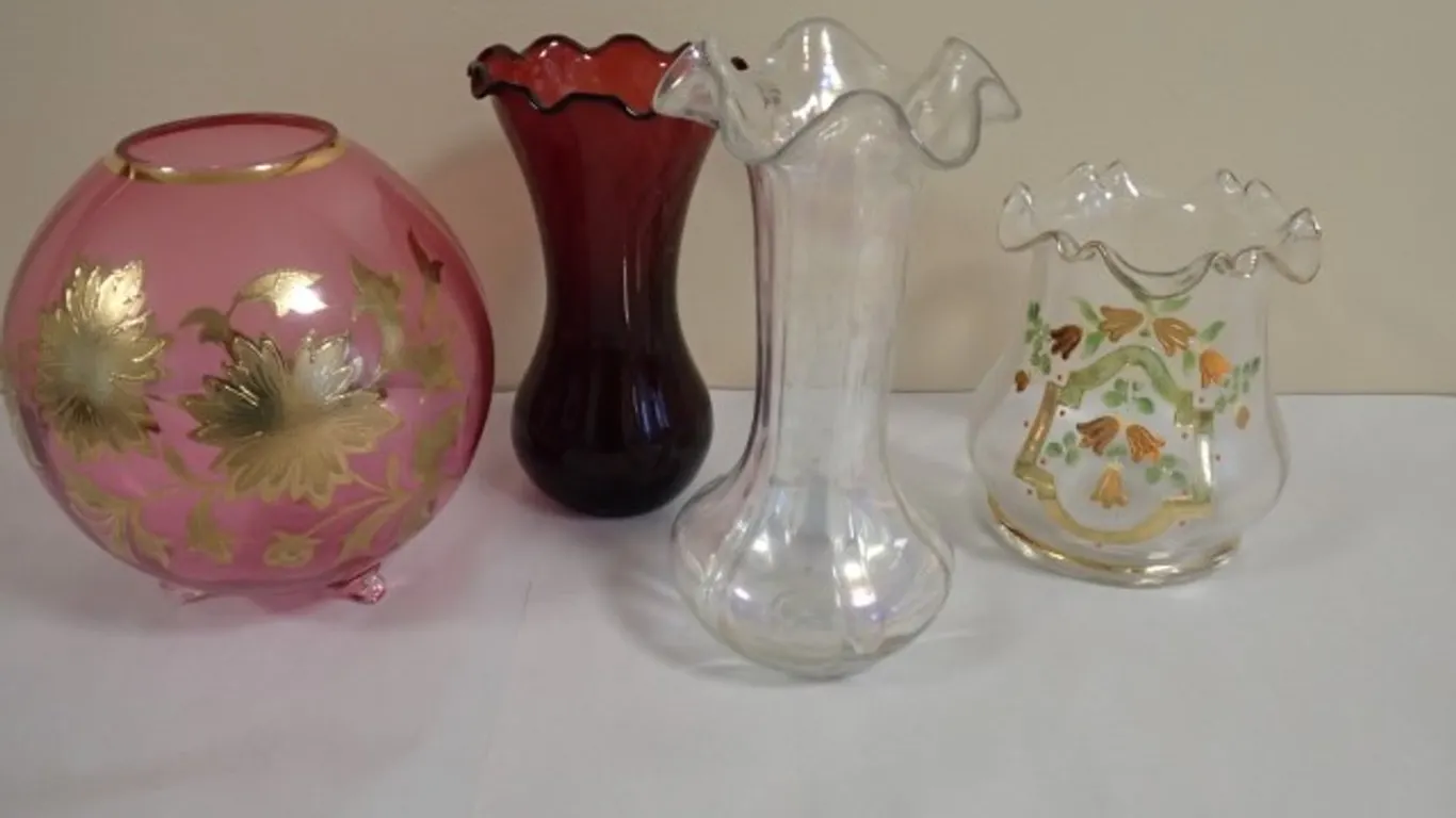 Assorted Clear/Coloured and Iridescent Art Glass Vases